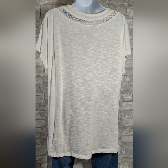 Floral Embroidered/Cutwork Lace Top - Picture 3 of 4